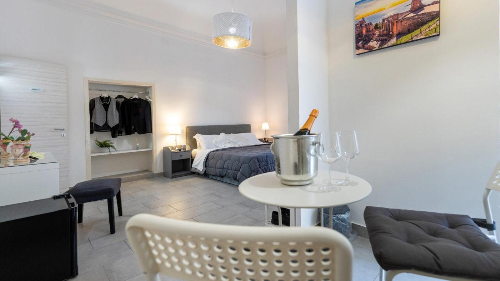 Duomo Luxury Suite คาตาเนีย ภายนอก รูปภาพ