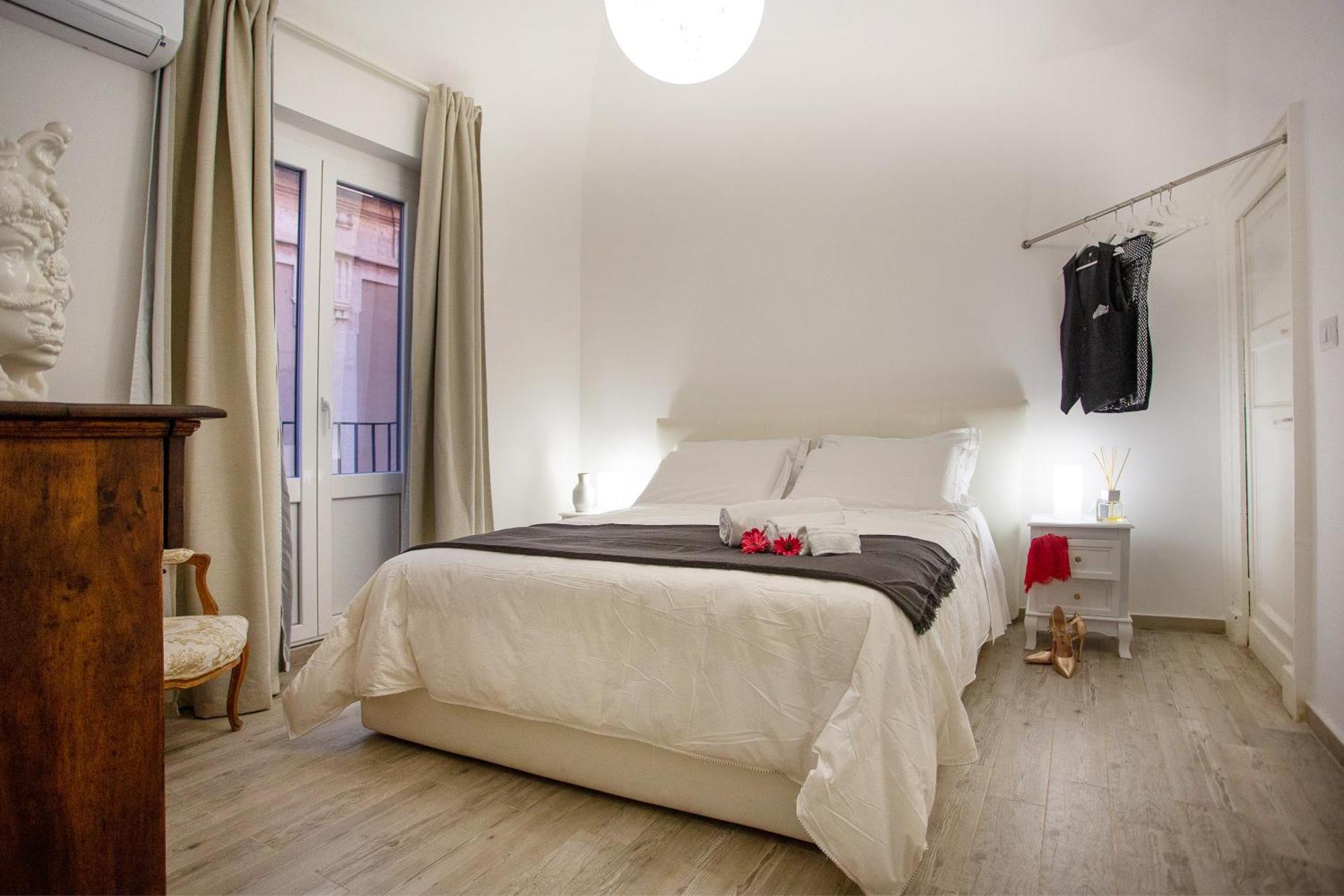 Duomo Luxury Suite คาตาเนีย ภายนอก รูปภาพ